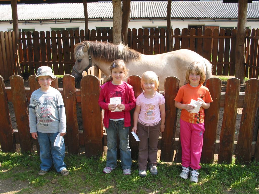 ZOOPARK Zelčín Vila Mělník Exterior foto