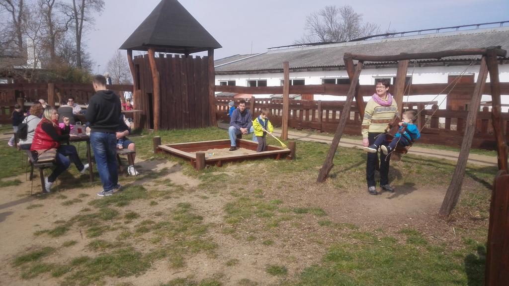 ZOOPARK Zelčín Vila Mělník Exterior foto