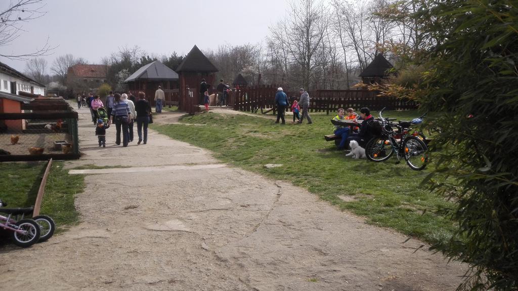 ZOOPARK Zelčín Vila Mělník Exterior foto