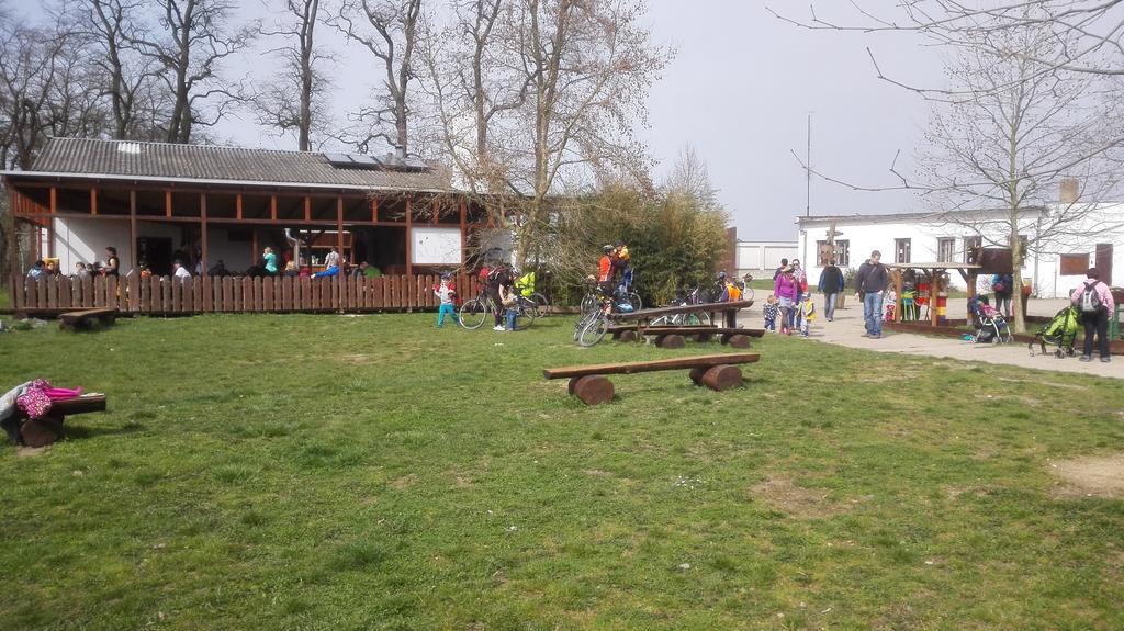 ZOOPARK Zelčín Vila Mělník Exterior foto